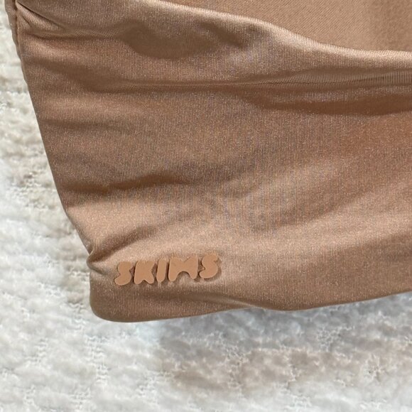 SKIMS womens Wireless Form Lightly Lined Bra- tan size 40c - Picture 3 of 5